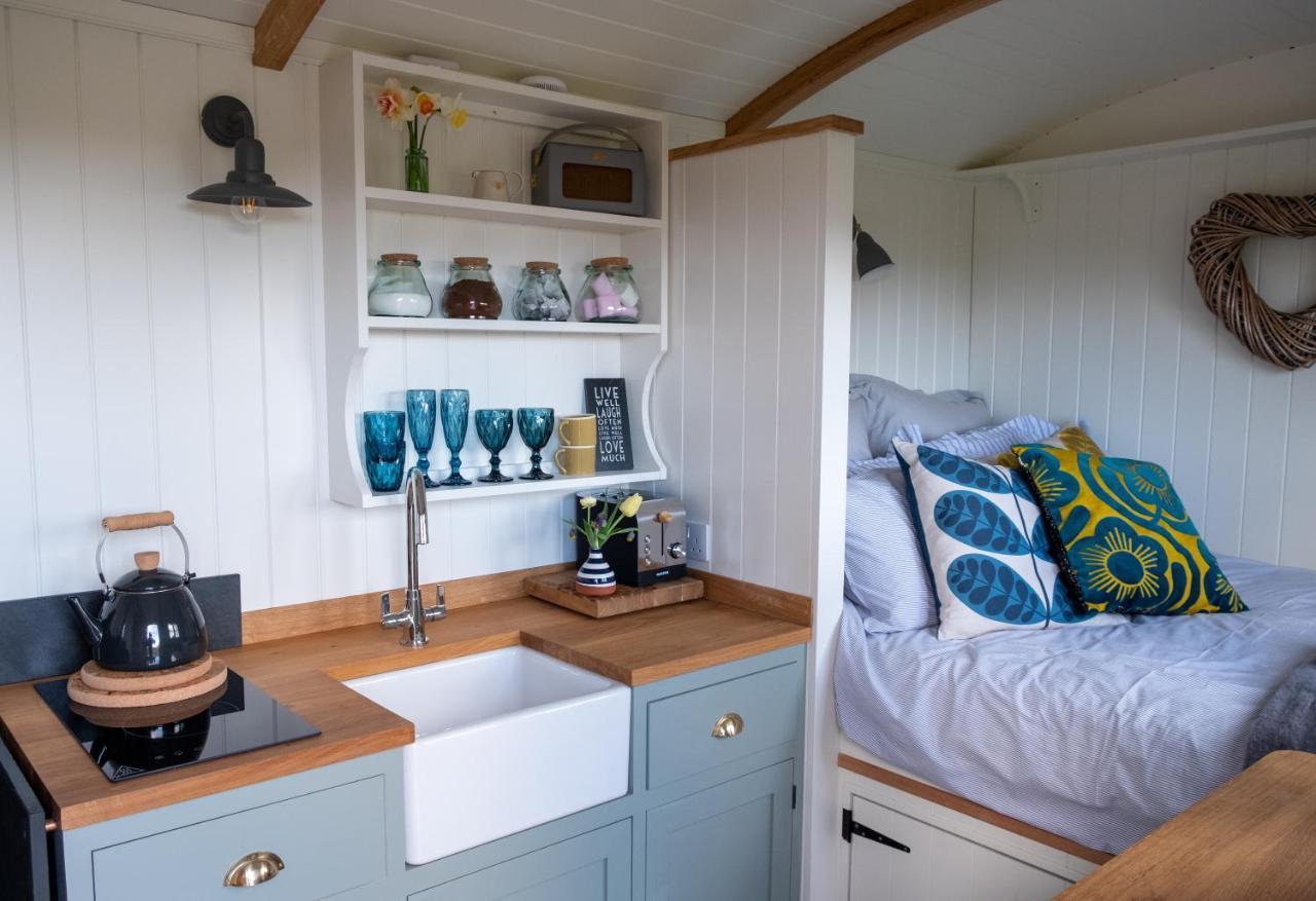 Luxury Shepherd'S Hut On Flower Farm With Outdoor Bath In Mid Cornwall Truro Bagian luar foto