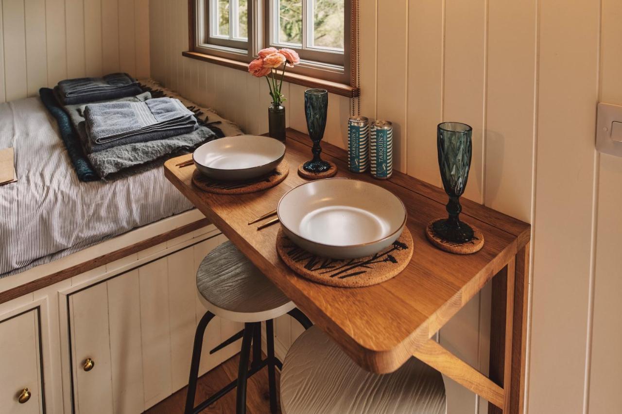 Luxury Shepherd'S Hut On Flower Farm With Outdoor Bath In Mid Cornwall Truro Bagian luar foto