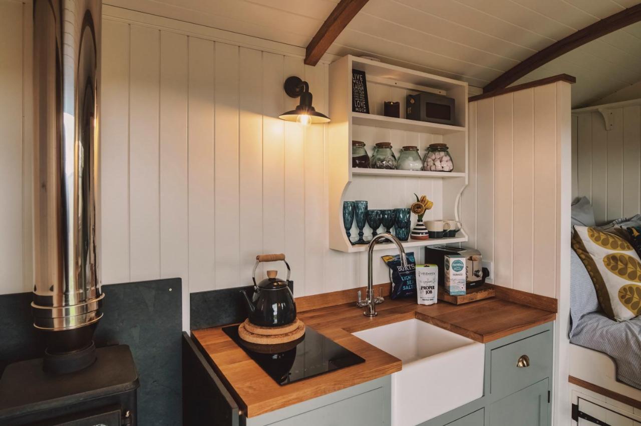 Luxury Shepherd'S Hut On Flower Farm With Outdoor Bath In Mid Cornwall Truro Bagian luar foto
